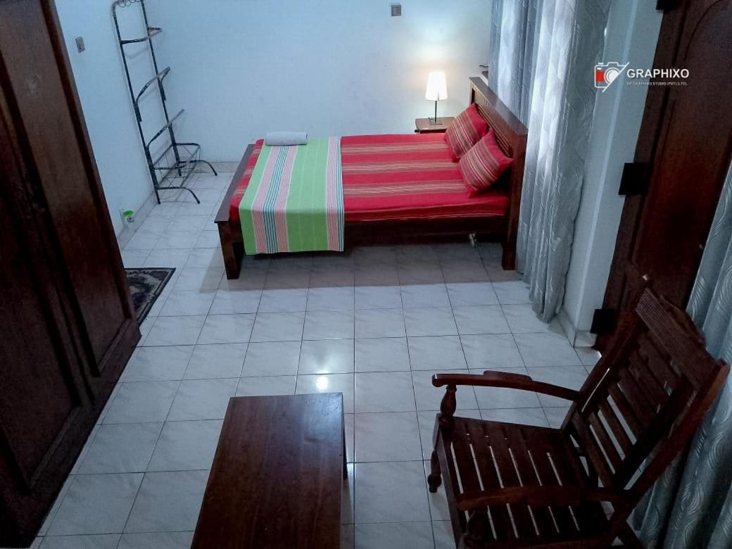 Ceylon Travel And Stay Lodge บัททารามุลลา ภายนอก รูปภาพ