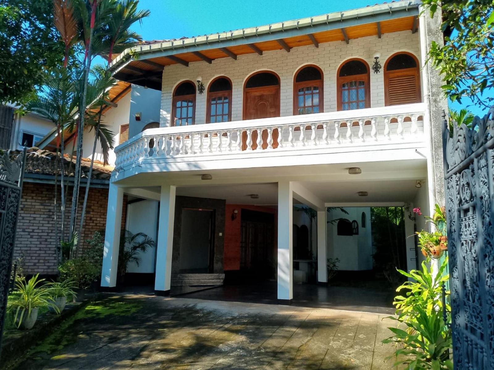 Ceylon Travel And Stay Lodge บัททารามุลลา ภายนอก รูปภาพ